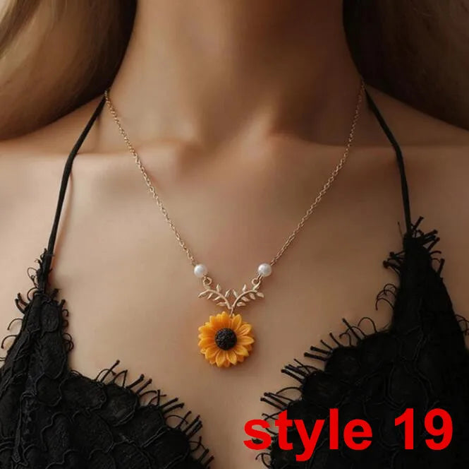 Trendy Women's Metal Clavicle Necklace with Star Design