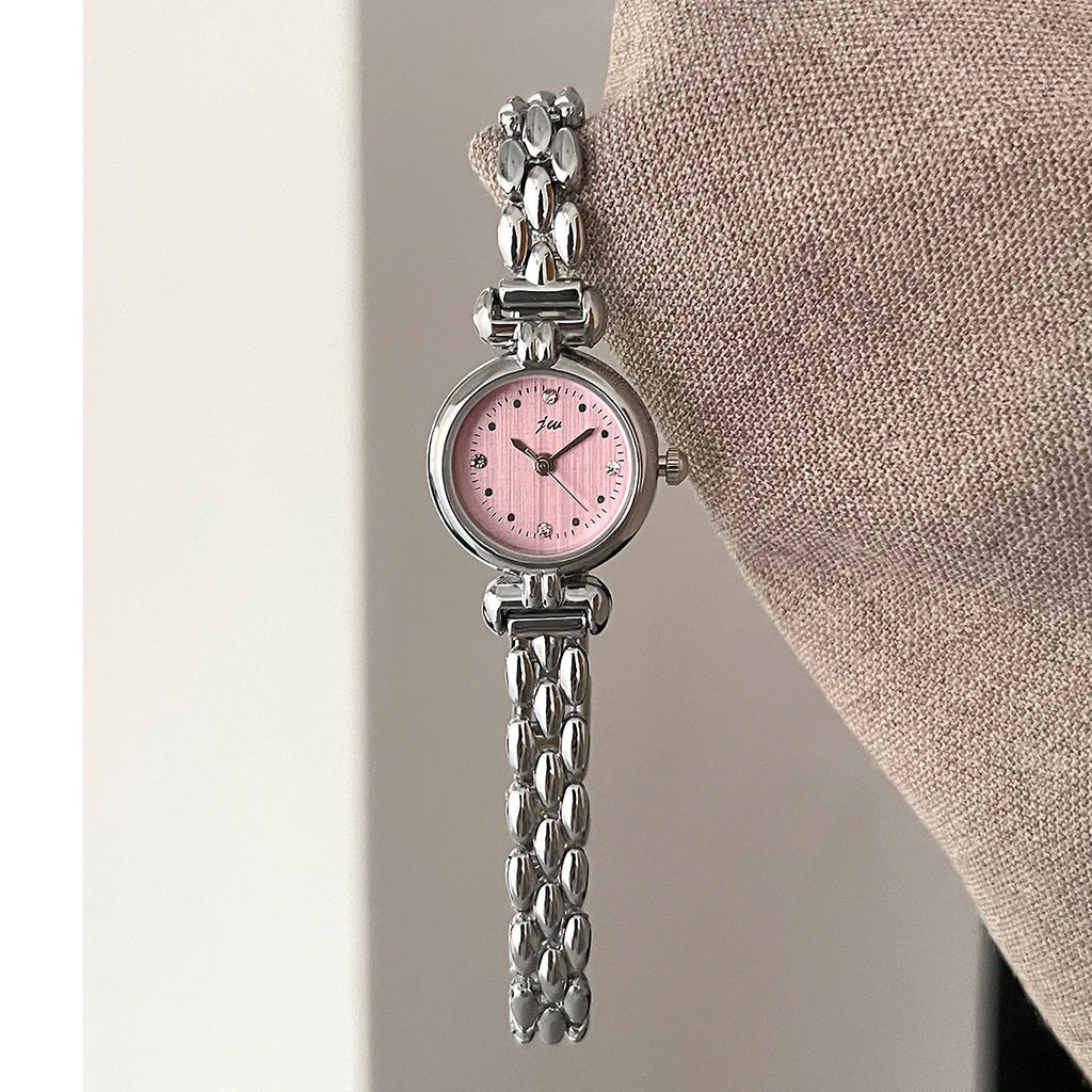 Vintage Ladies Quartz Watch with Alloy Bracelet and Round Case