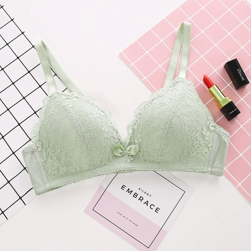 Seamless Wire Free Push Up Bra for Women in Black and White