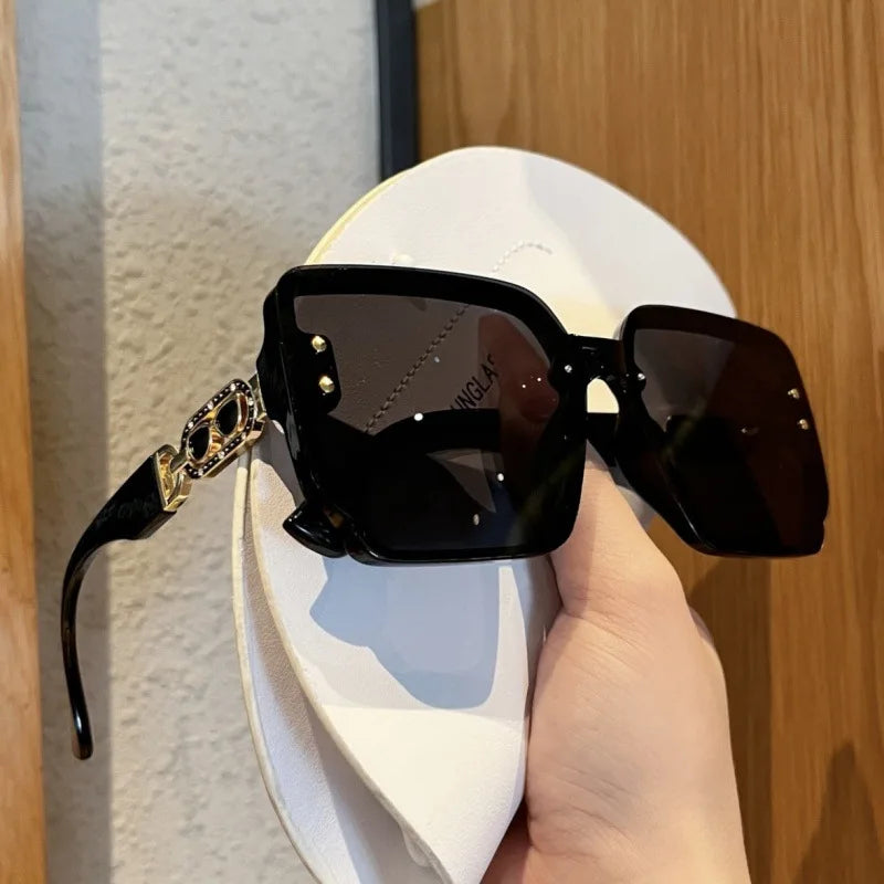 Light Luxury Rectangular Women's Sunglasses for Travel