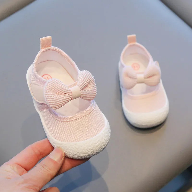 Breathable Baby Girl Walking Shoes with Non Slip Soles
