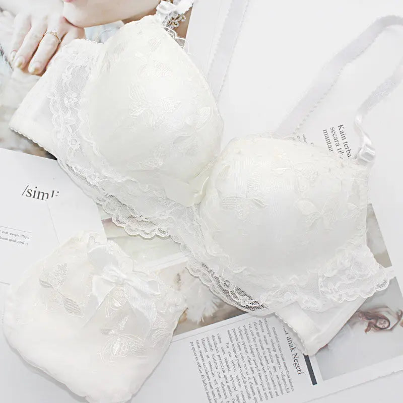 Sexy Wireless Lace Lingerie Set for Women in Floral Design