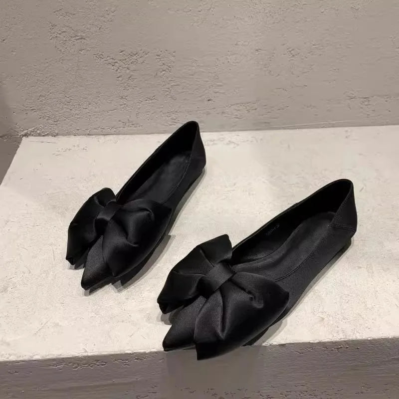 Casual Pointed Toe Flats for Women in Green and Black