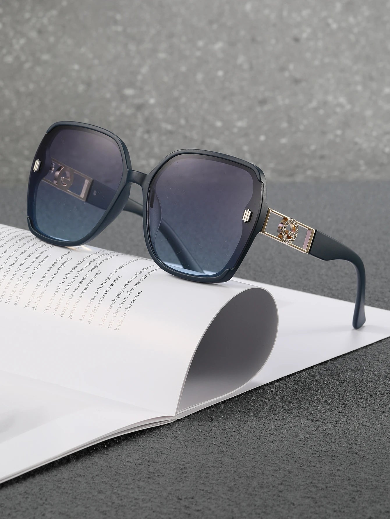 Cartoon Design UV-Resistant Sunglasses for Women