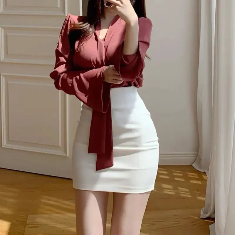Elegant A-Line Women's Mini Skirt with Bow Detail