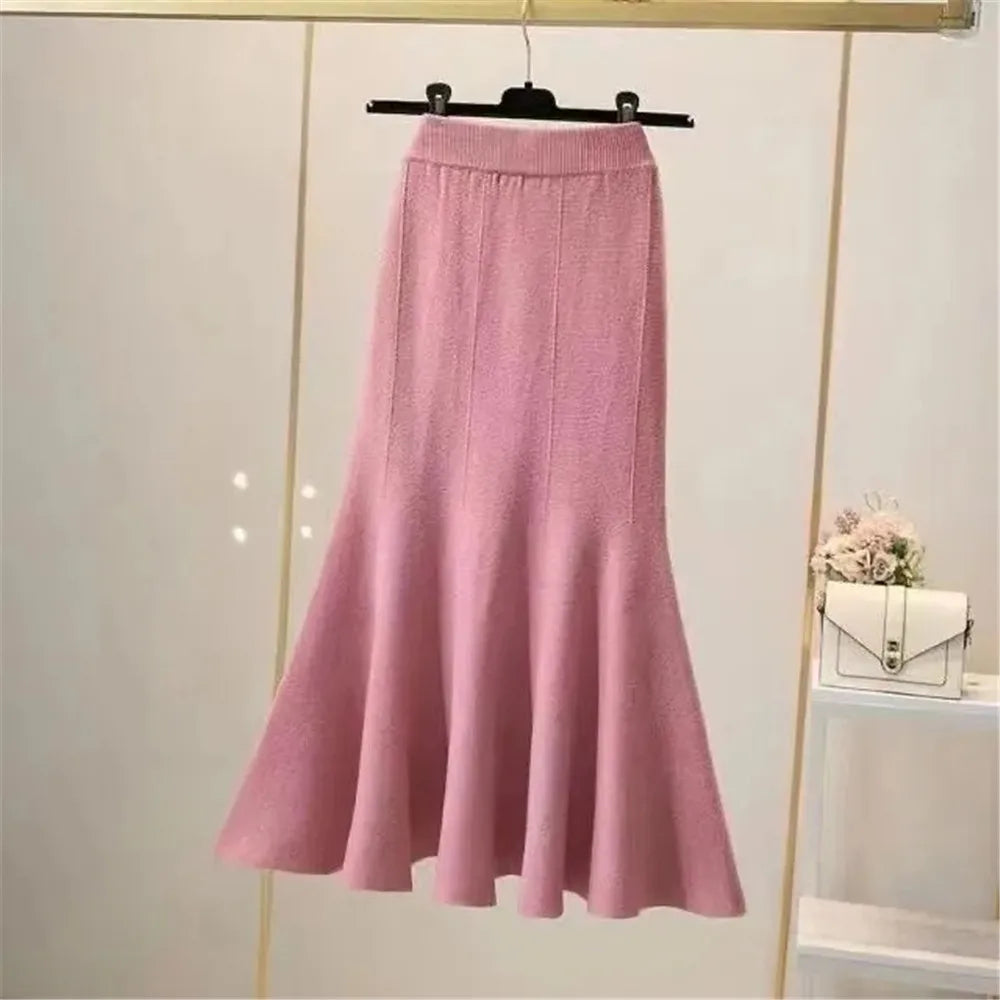 Elegant Black Knitting Skirt for Women in High Waist Style