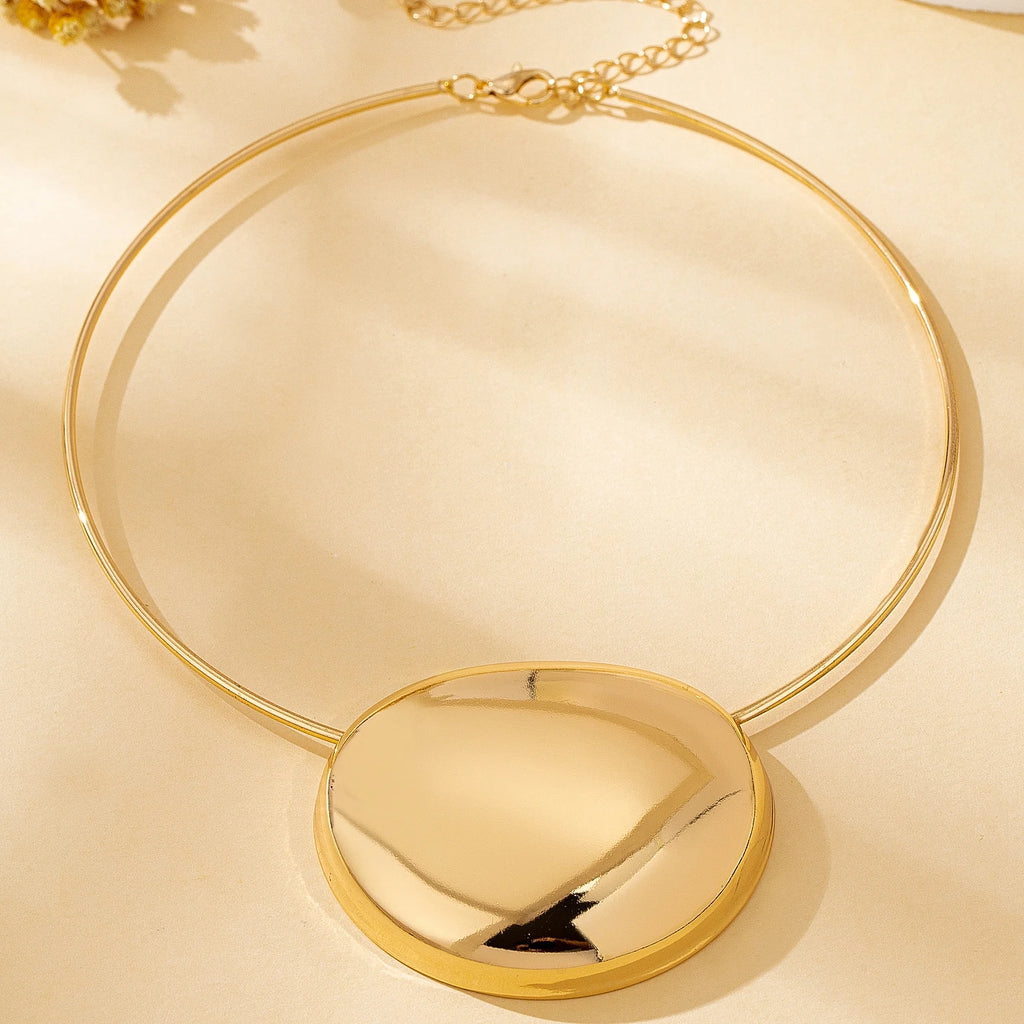 Fashionable Women's Geometric Metal Necklace for Everyday Wear