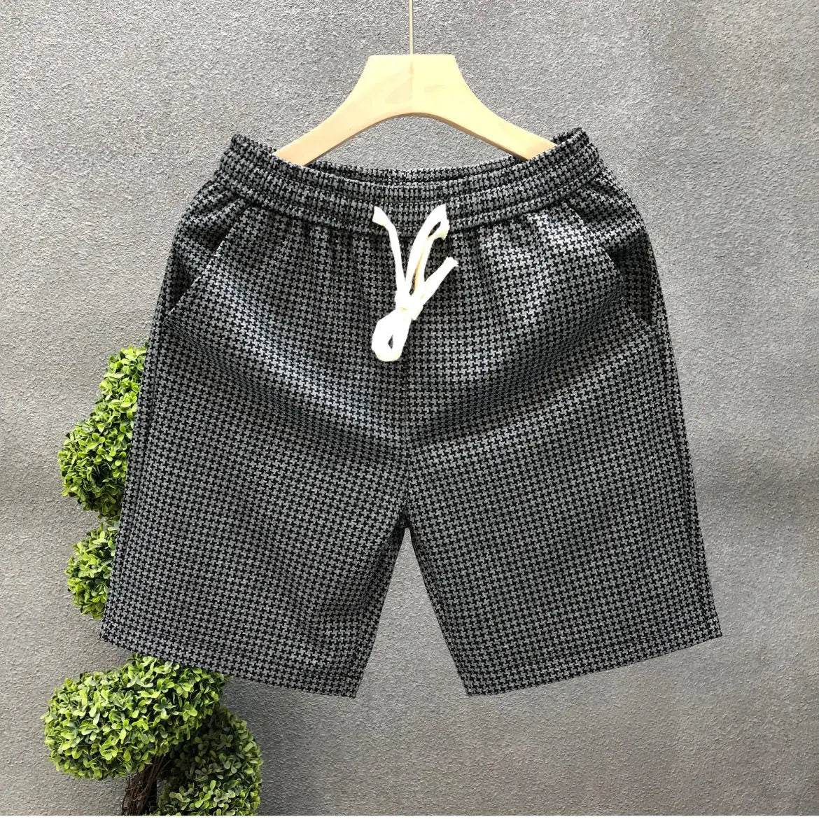 Men's Quick Dry Casual Shorts with Elastic Waist in Plaid