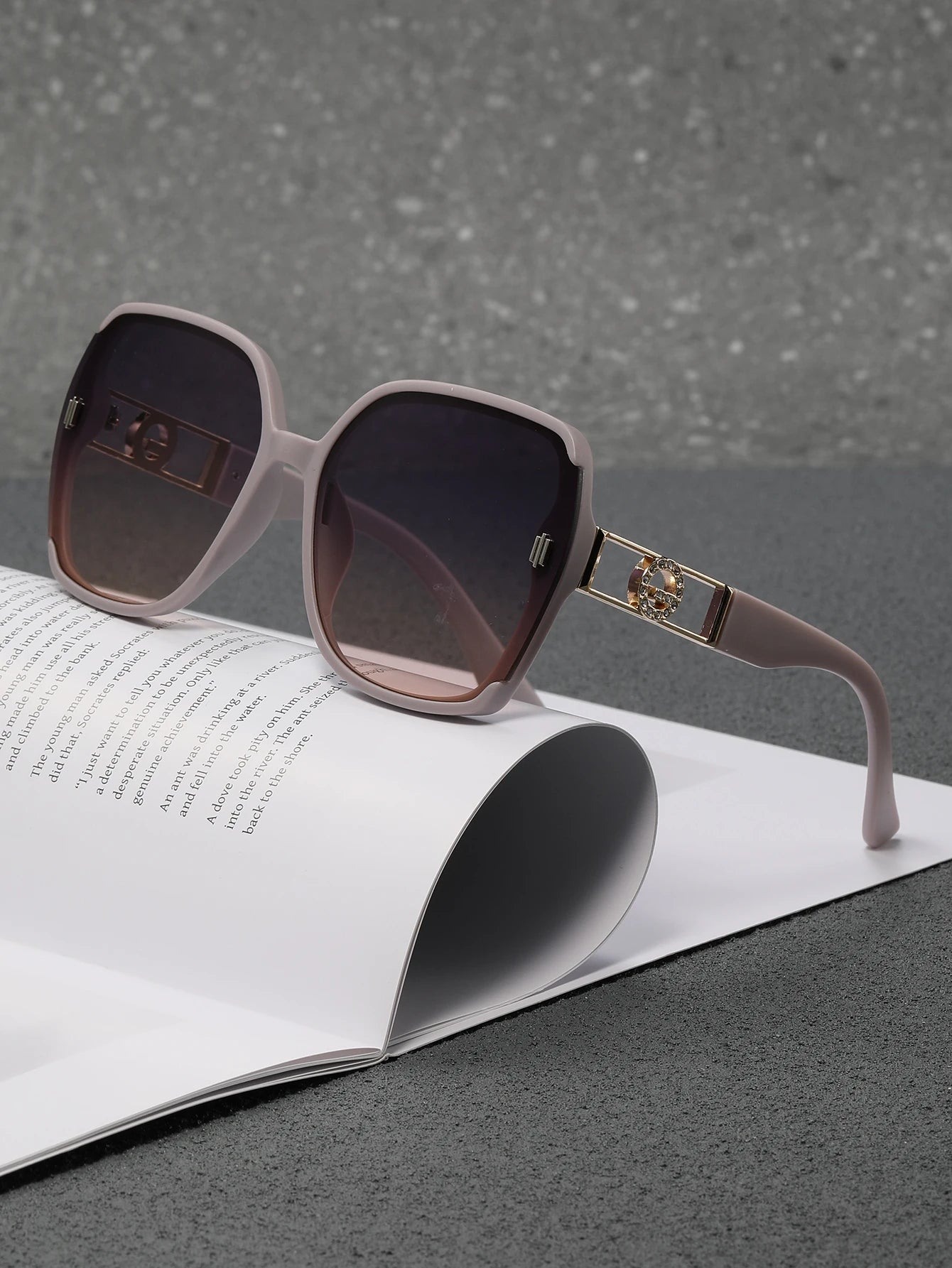 Cartoon Design UV-Resistant Sunglasses for Women
