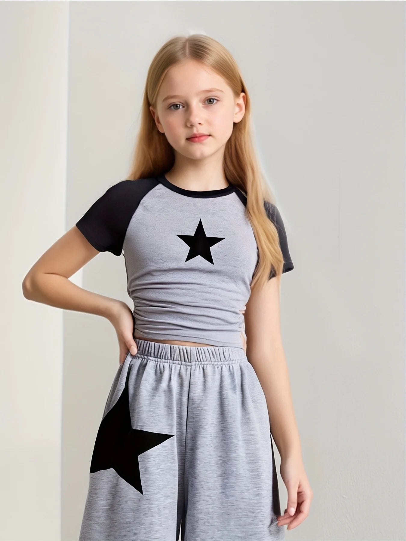 Girls' 2-Piece Set with Gray Wide-Leg Sweatpants