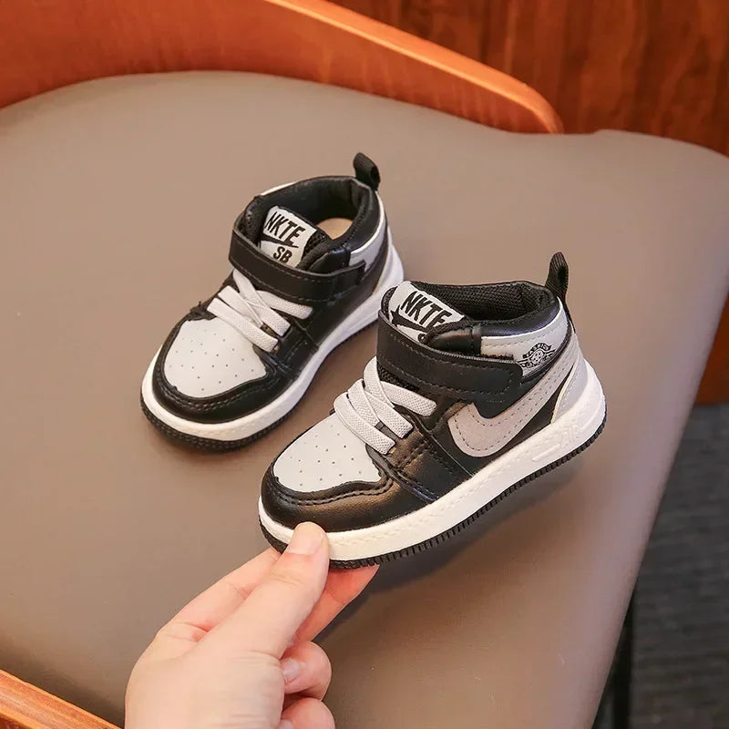 Kids Mid-Top Sneakers in Black and Gray for Children