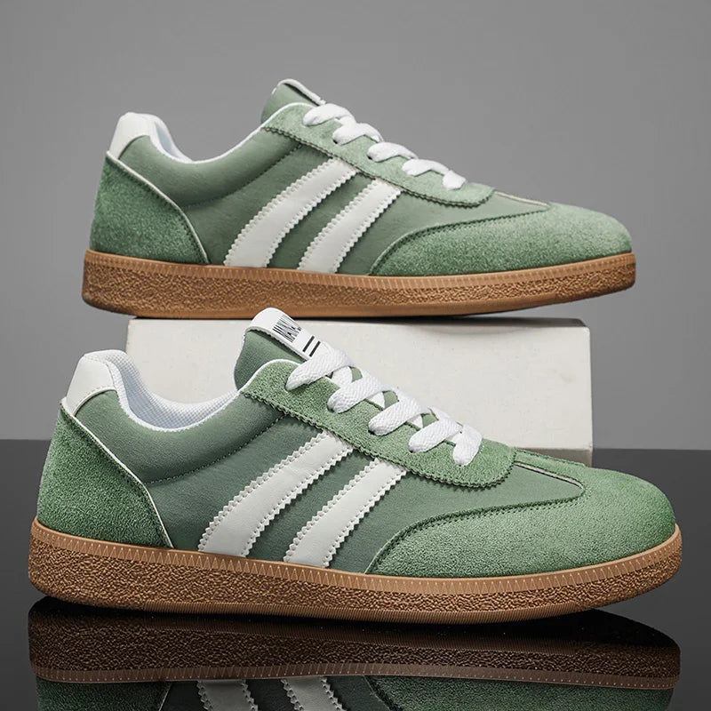 Men's Casual Sports Shoes with Comfortable Fabric and Mesh