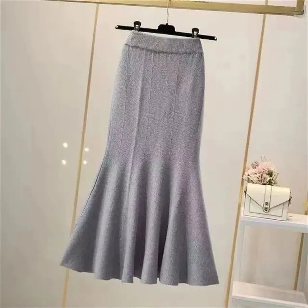 Elegant Black Knitting Skirt for Women in High Waist Style