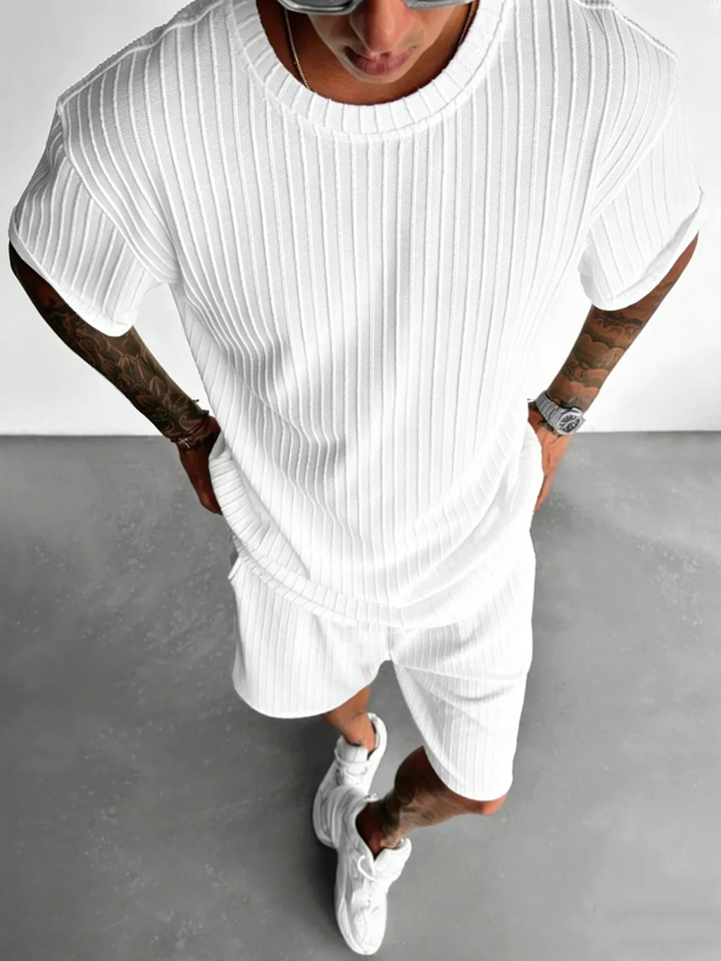 Men's Casual Two-Piece Set: Short-Sleeve T-Shirt and Shorts