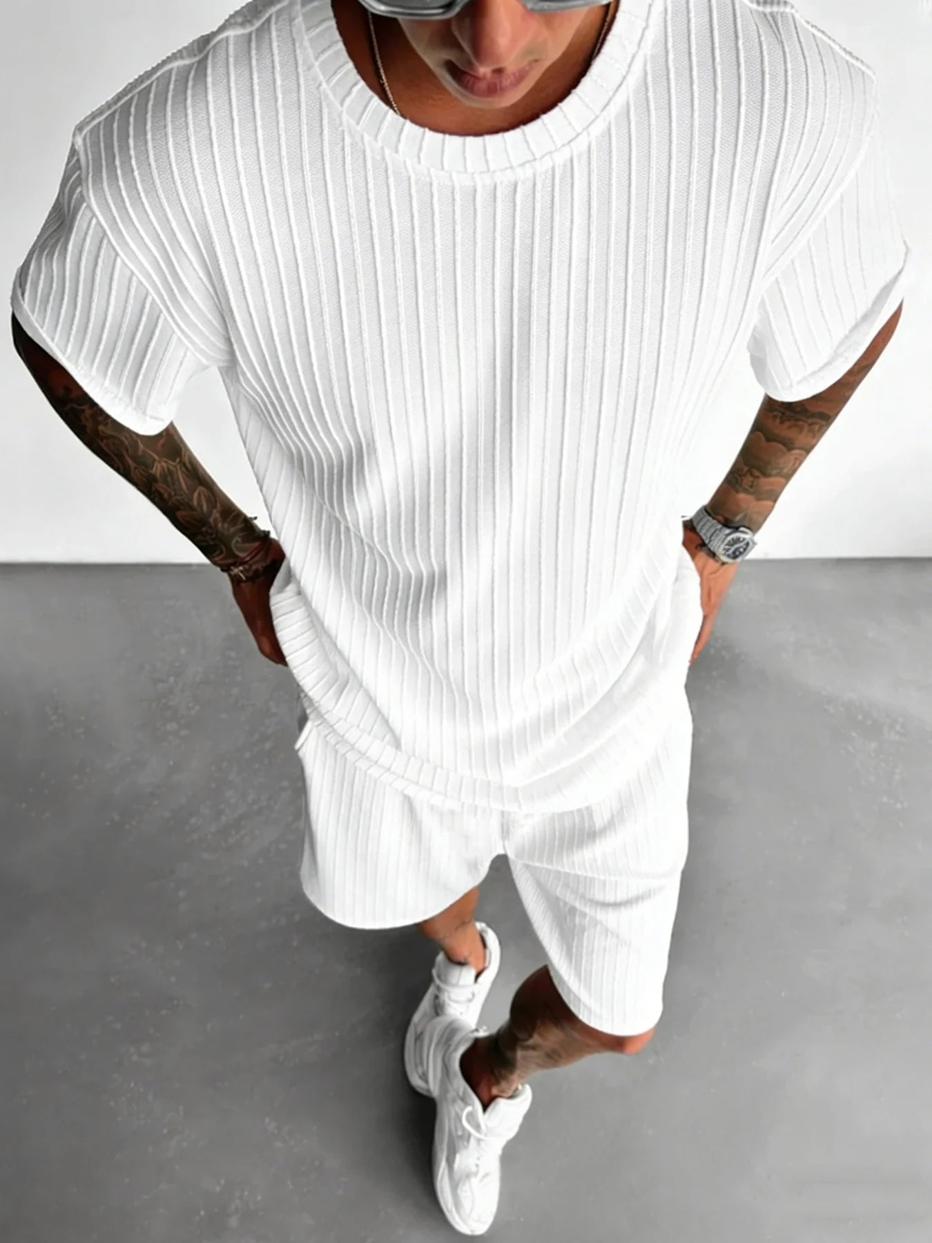 Men's Casual Two-Piece Set: Short-Sleeve T-Shirt and Shorts