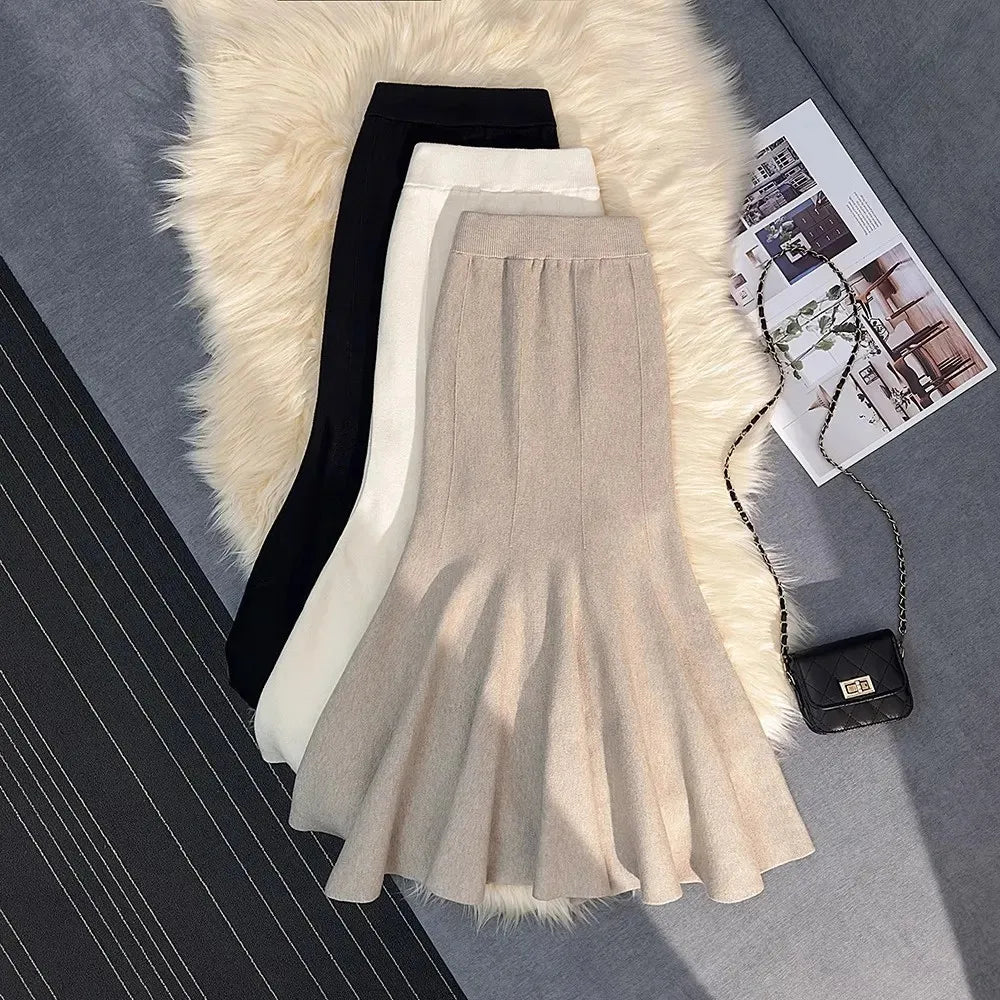 Elegant Black Knitting Skirt for Women in High Waist Style