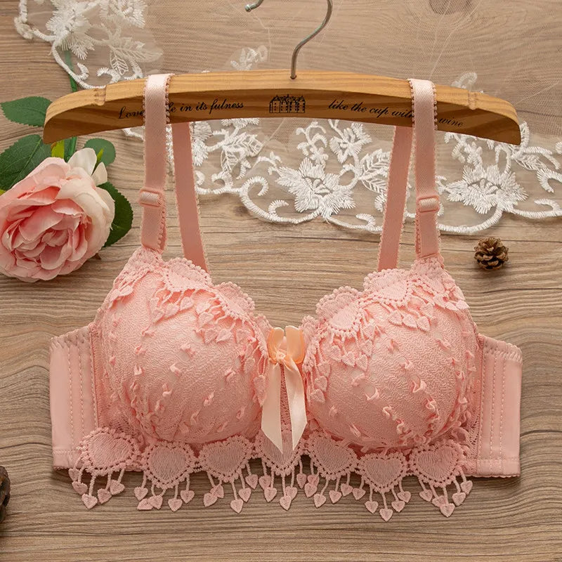 Non-Underwire Sexy Bra for Women in Black and White Lace