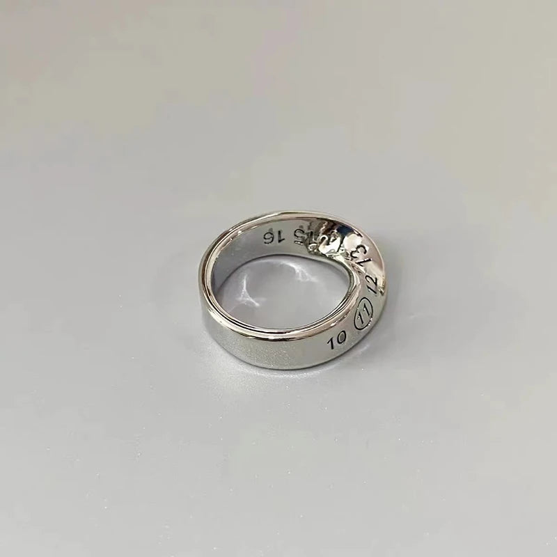 Mobius Number Ring, minimalist and cool, suitable for both men and women.