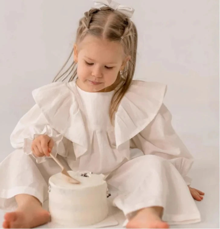Girls Linen Ruffle Blouse and Nine Leg Pants Set