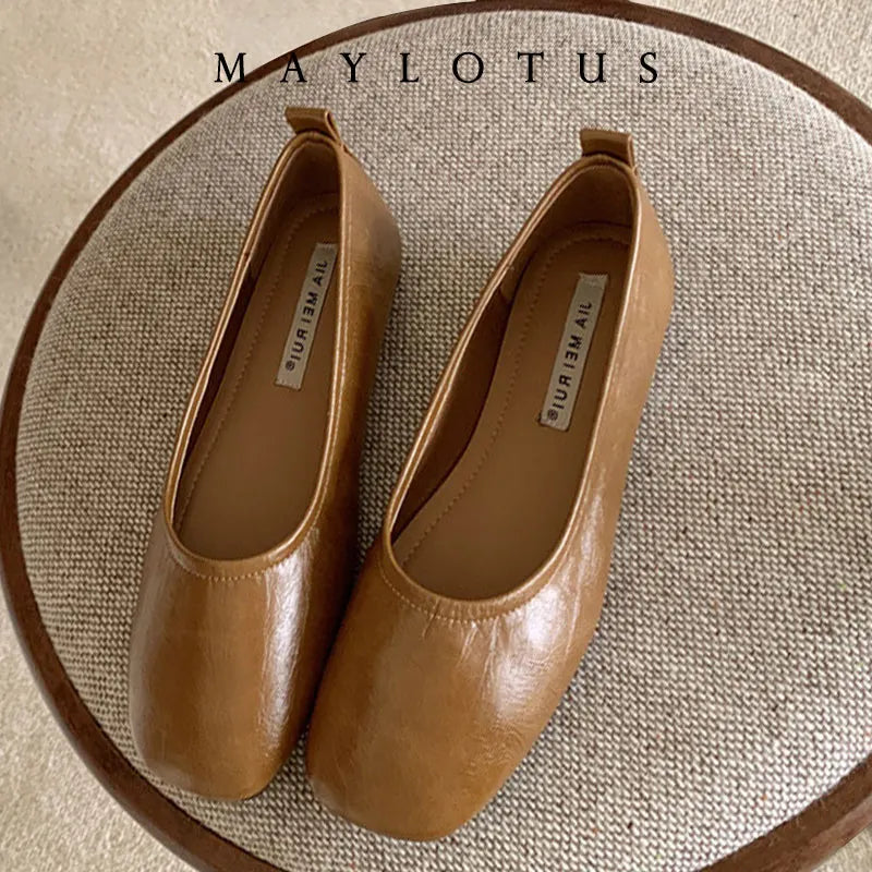 MALEY LifeStyle Women's Japanned Leather Ballet Flats