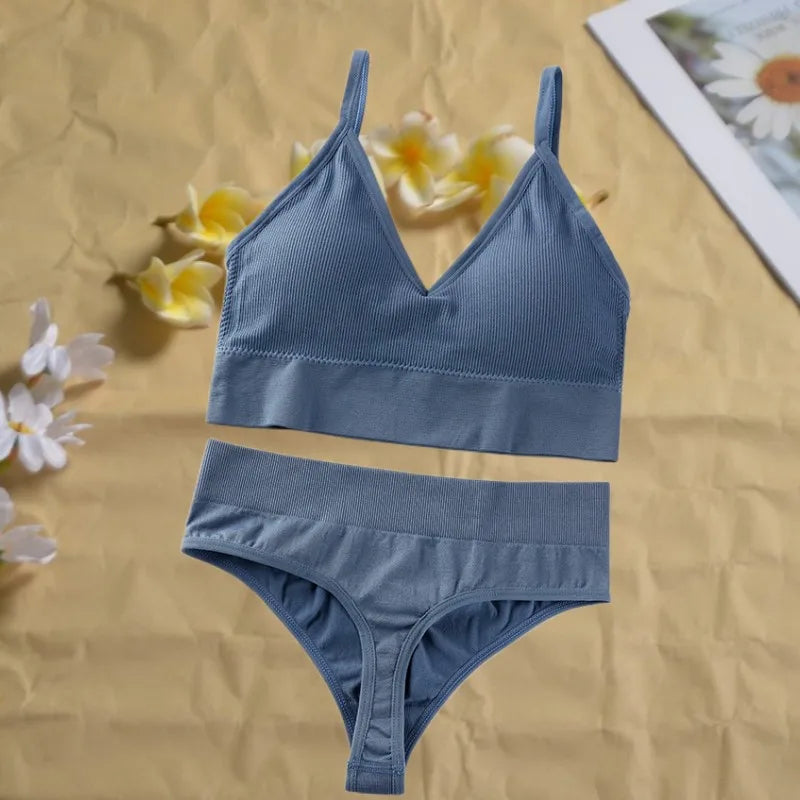 Women's Seamless Pushup Bra and Thong Lingerie Set