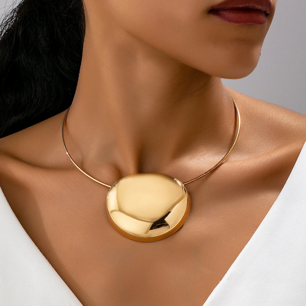 Fashionable Women's Geometric Metal Necklace for Everyday Wear