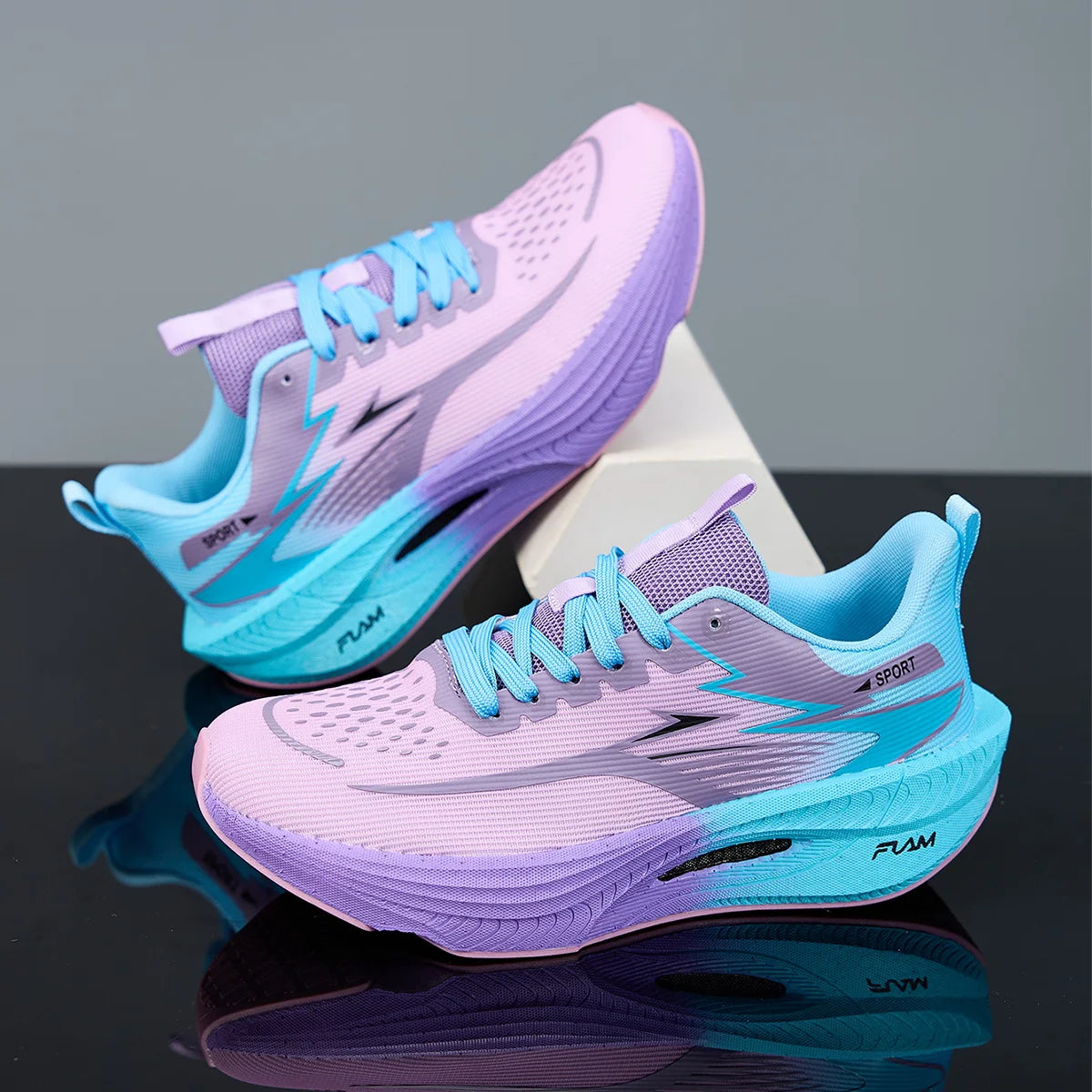 Men's Lightweight Breathable Running Shoes for Casual Use