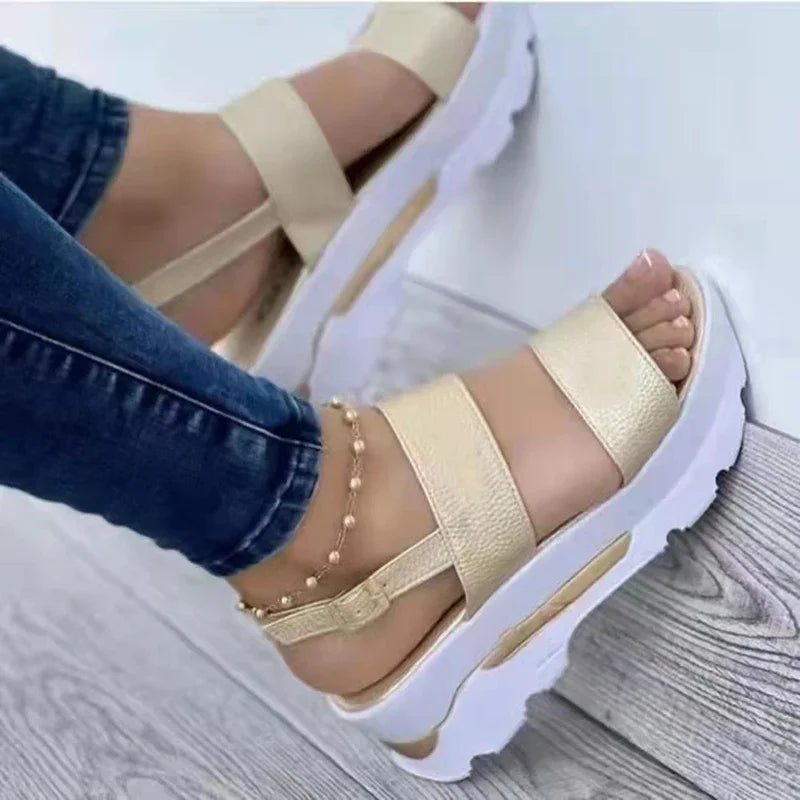 Women's Low Platform Wedge Sandals with Buckle Strap for Casual Wear