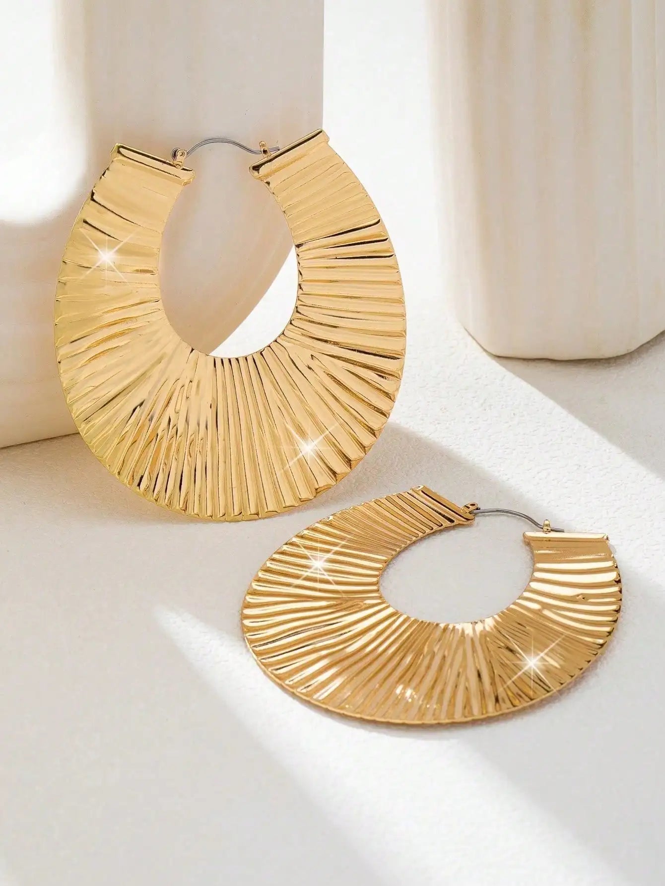 Fashionable Women's Drop Earrings with 14k Gold Plating