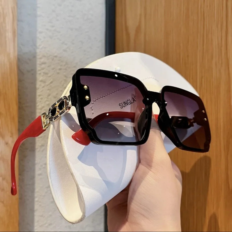 Light Luxury Rectangular Women's Sunglasses for Travel
