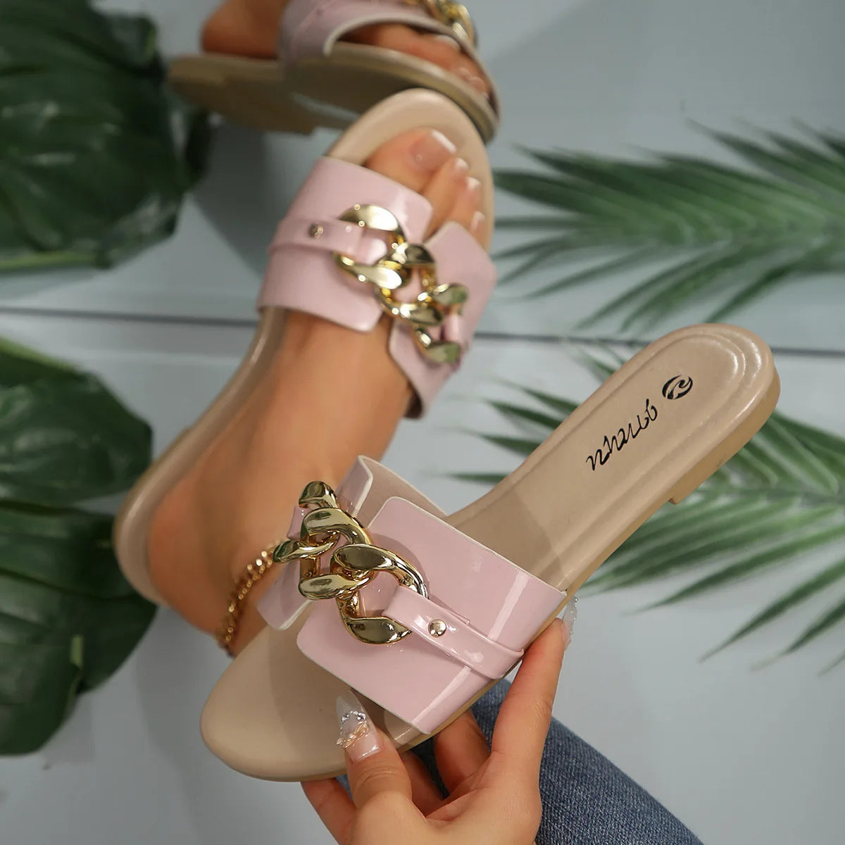 Elegant Women's Flip-Flops with Metal Decorations for Summer