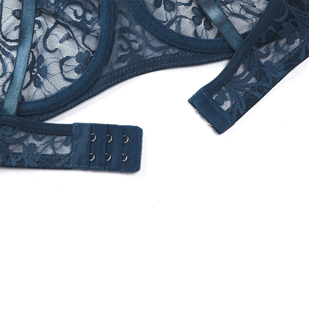 Elegant Plus Size Lace Underwire Bra with Embroidery