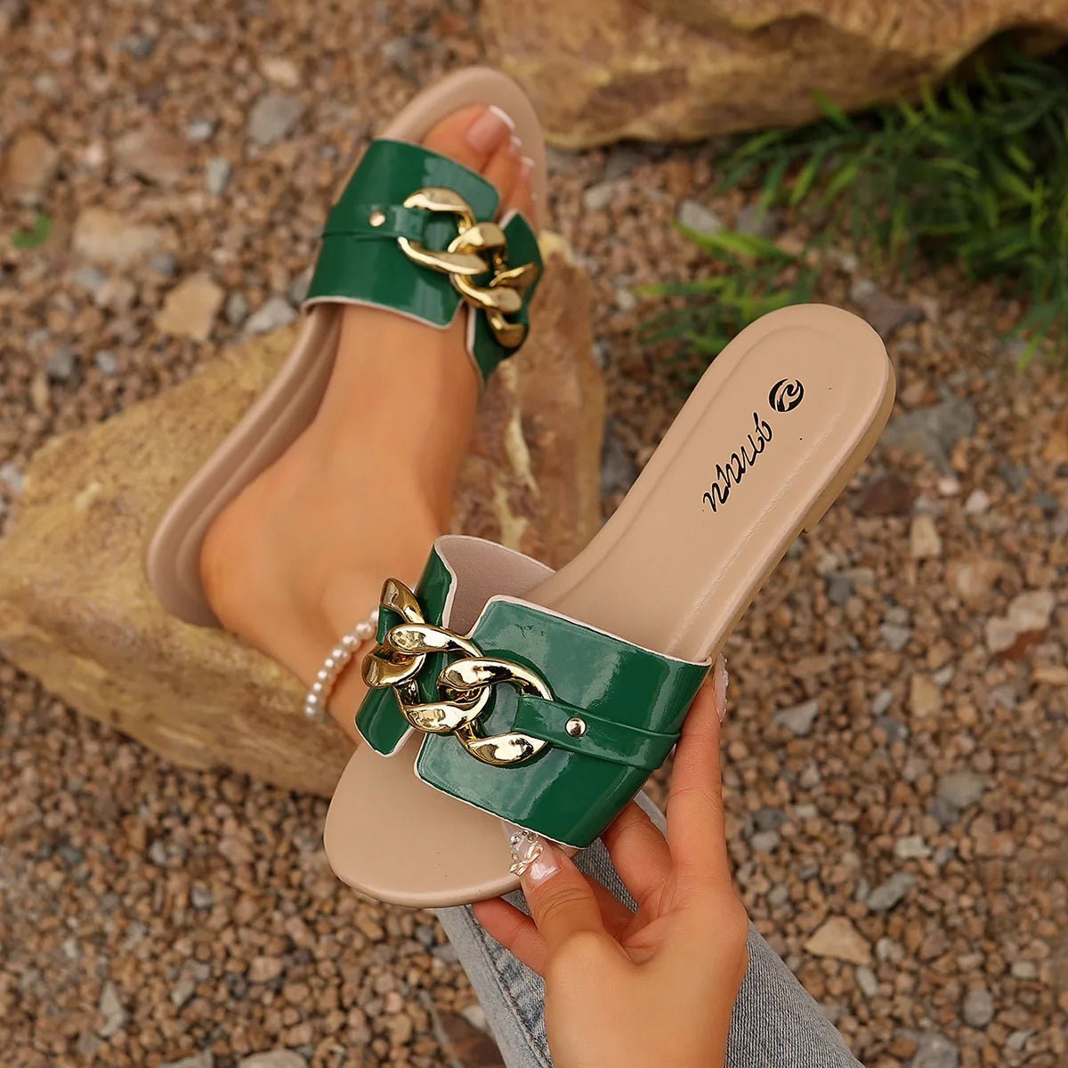 Elegant Women's Flip-Flops with Metal Decorations for Summer