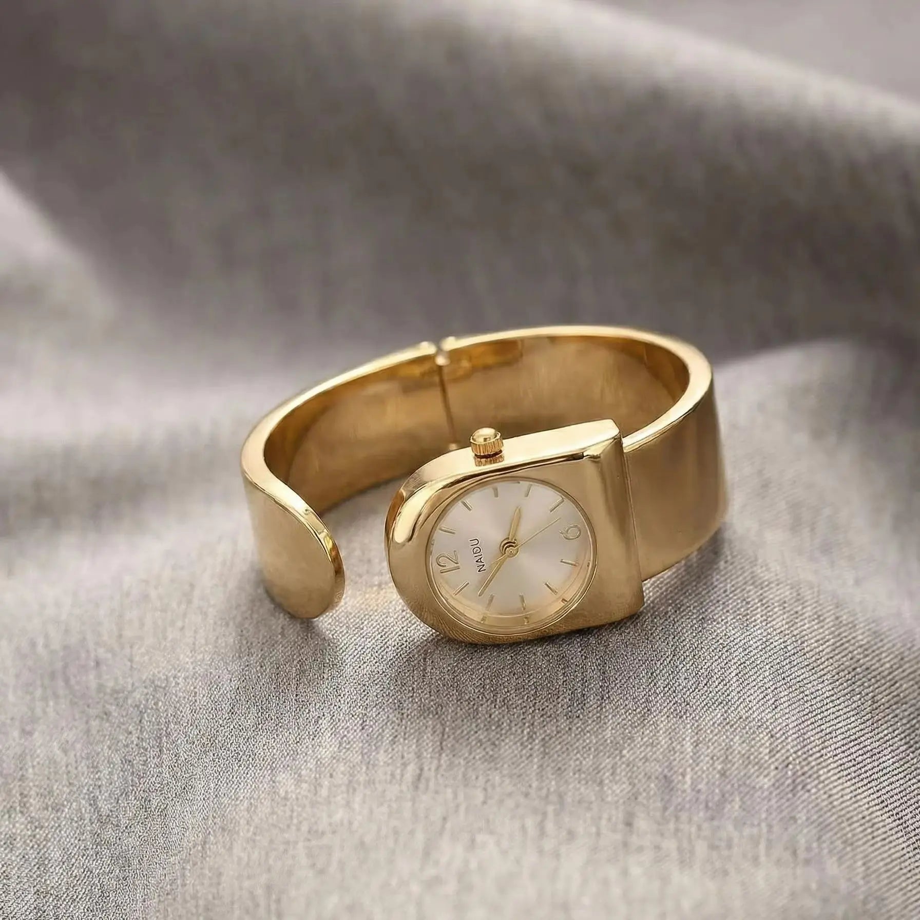 Stylish Alloy Women's Bracelet for Everyday Wear