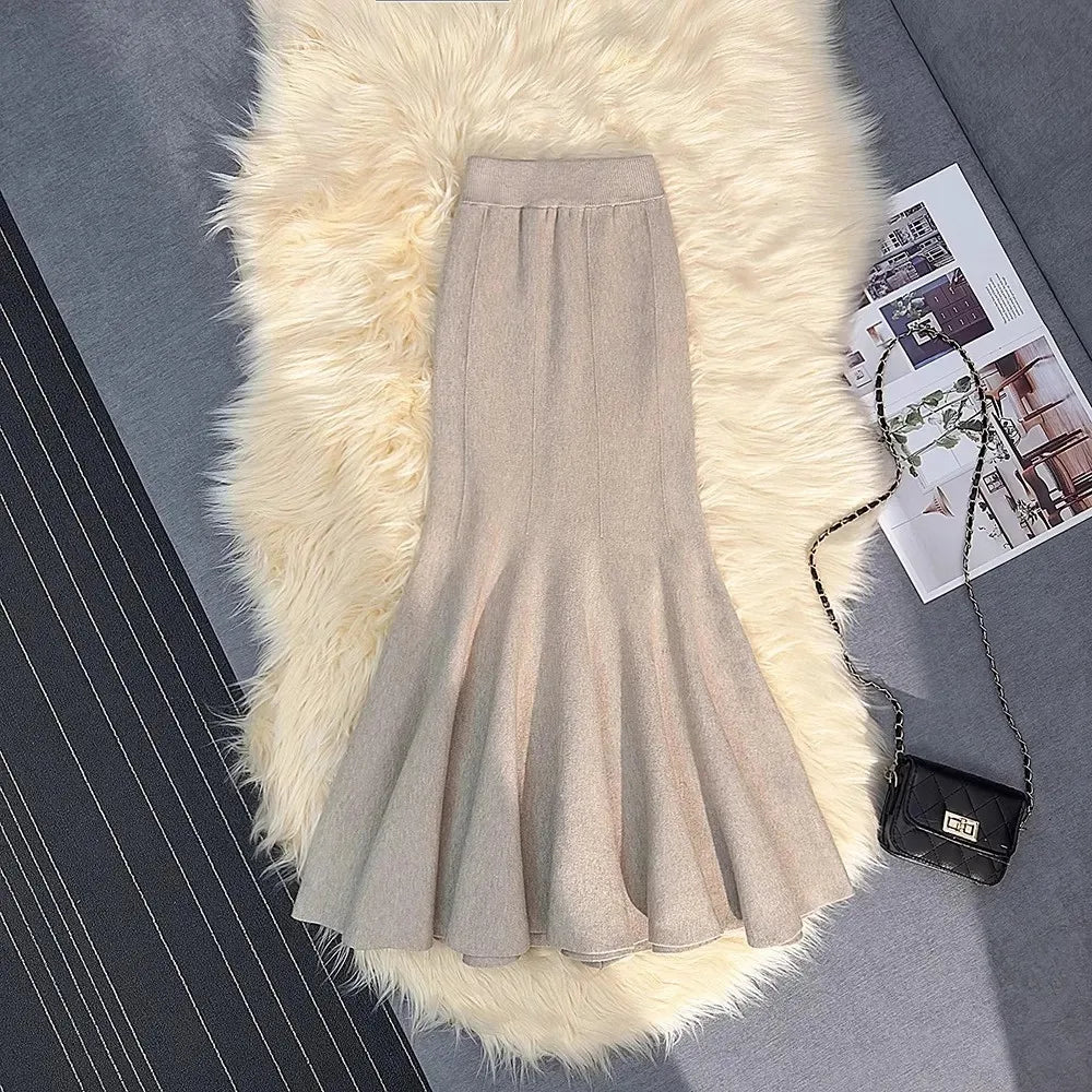 Elegant Black Knitting Skirt for Women in High Waist Style