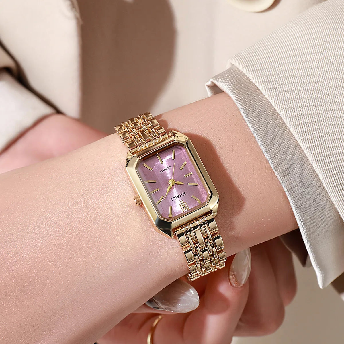 Luxury Gold Plated Quartz Watch for Women with Stainless Steel Band