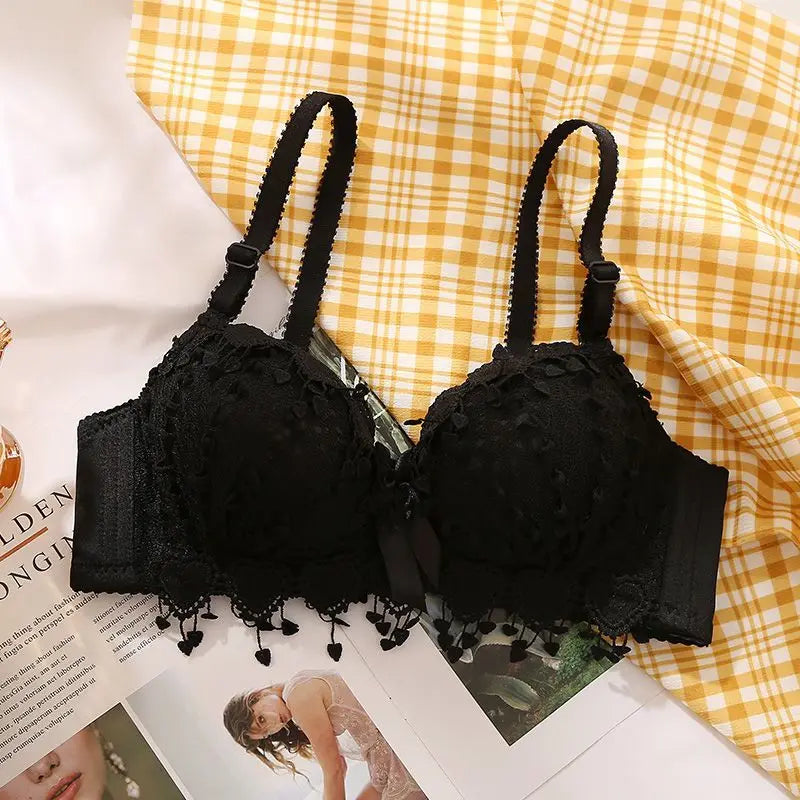 Non-Underwire Sexy Bra for Women in Black and White Lace