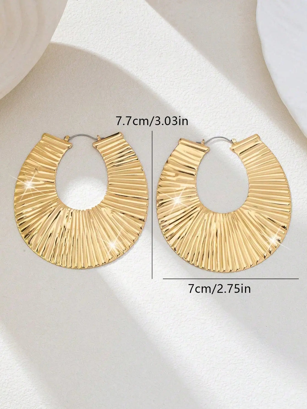 Fashionable Women's Drop Earrings with 14k Gold Plating