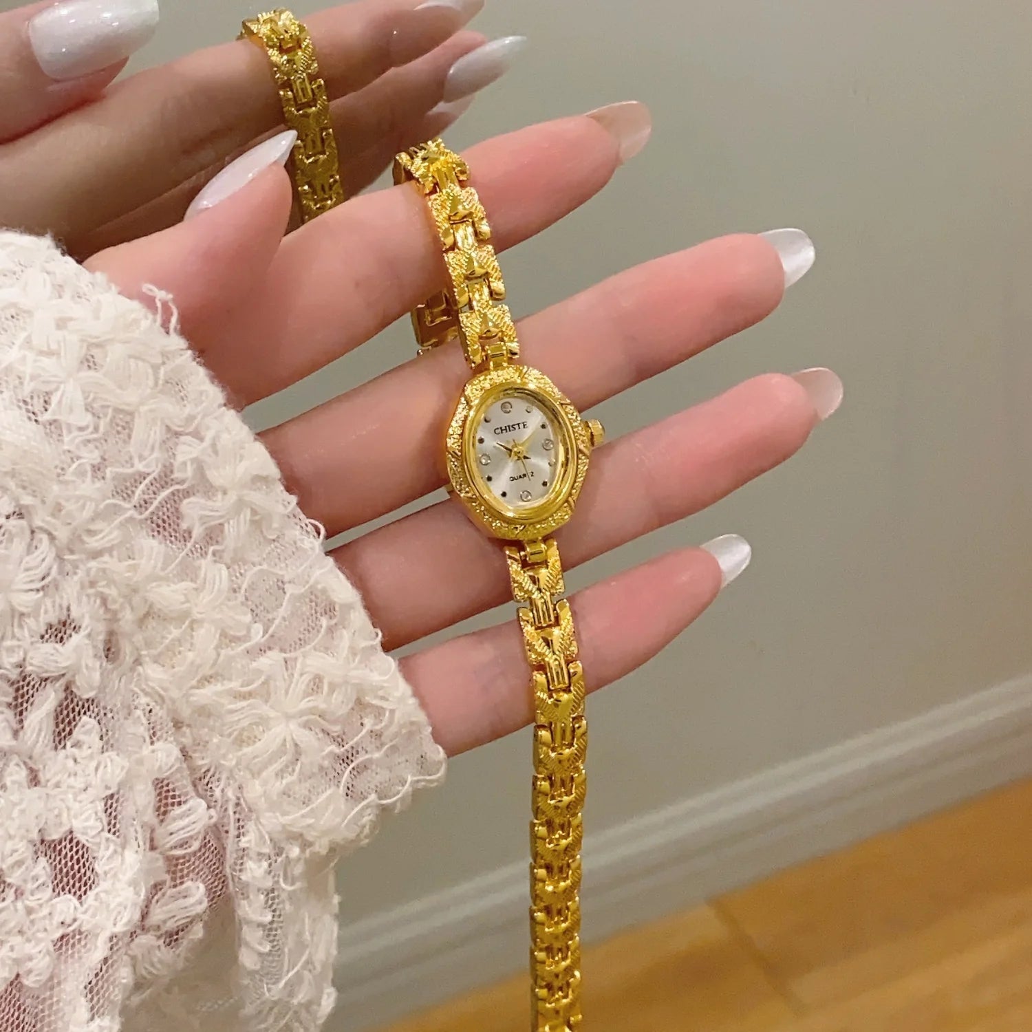 Elegant Gold Bracelet Watch for Women by KCALOE