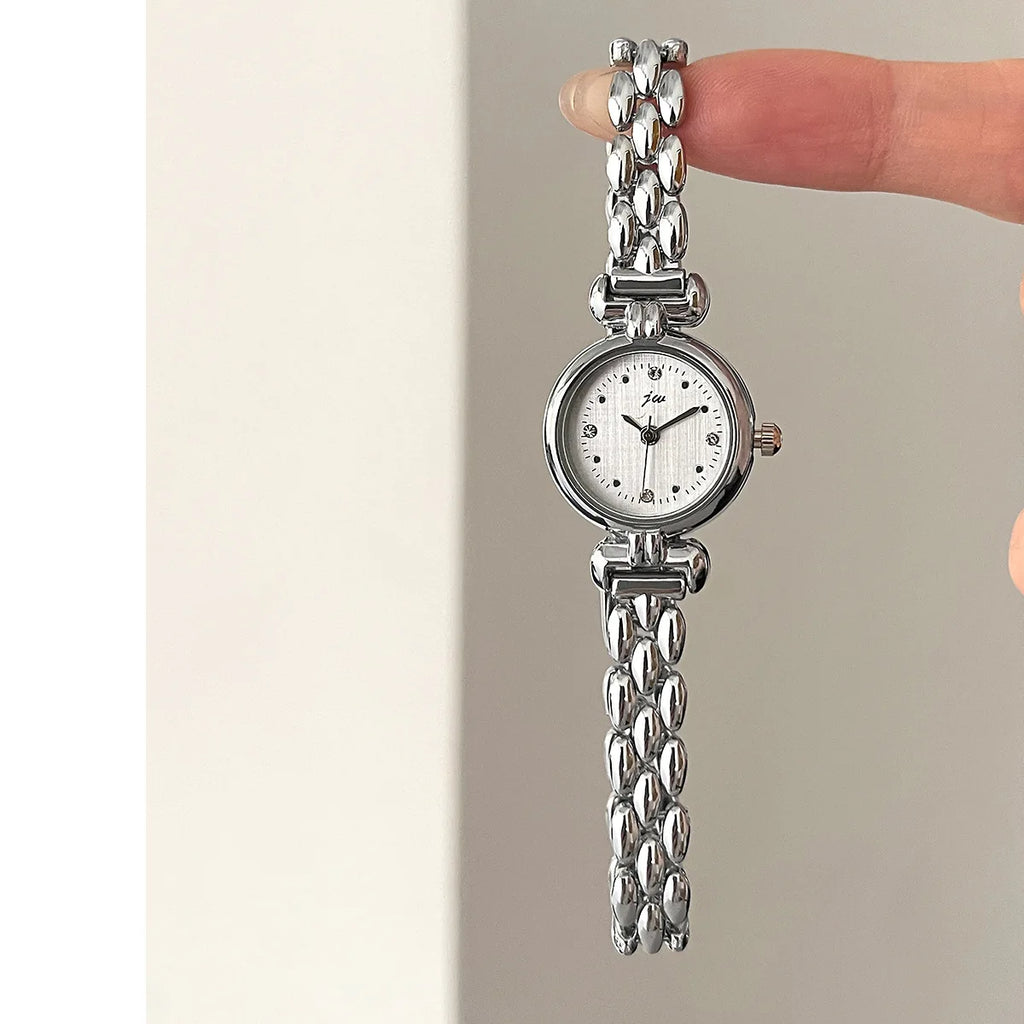 Vintage Ladies Quartz Watch with Alloy Bracelet and Round Case