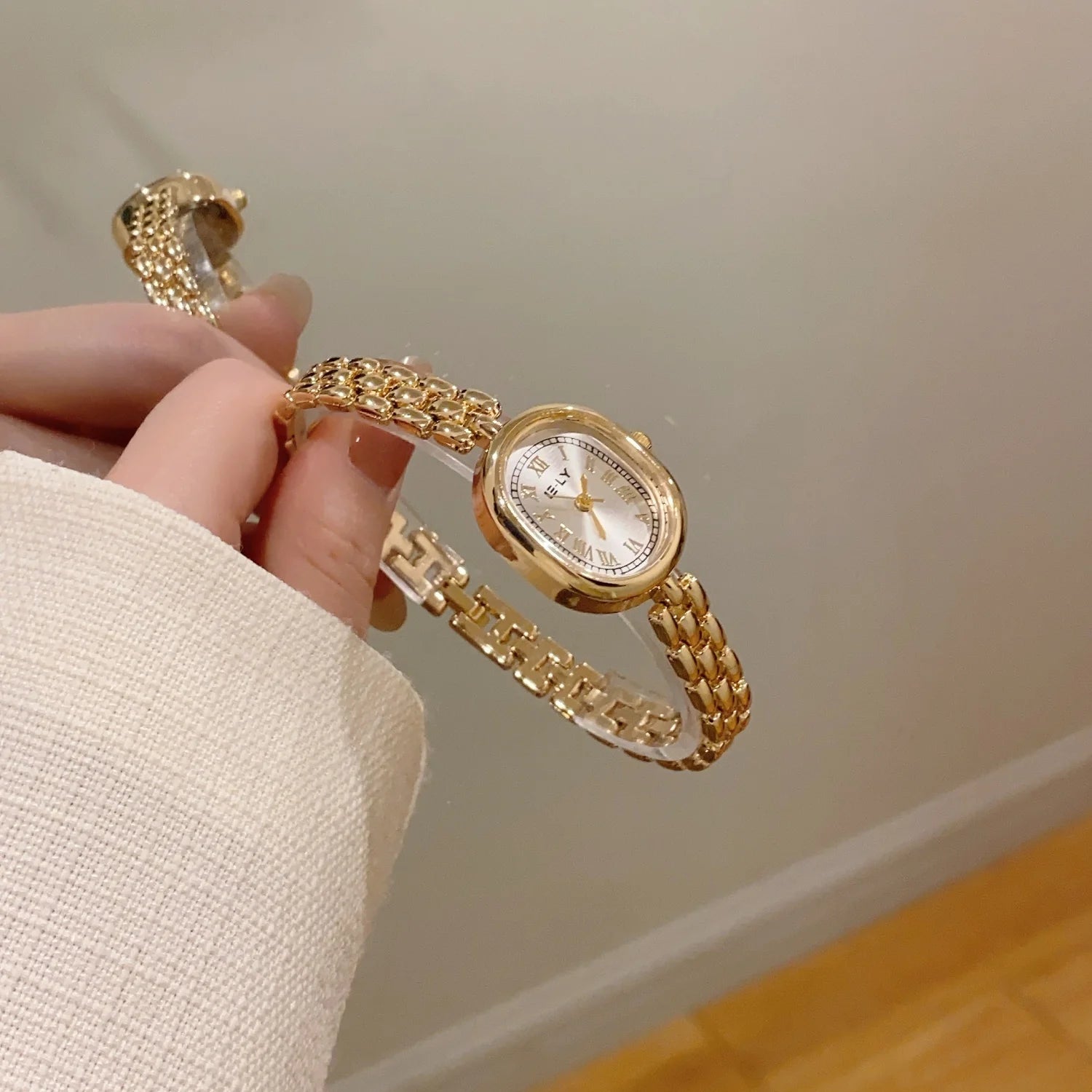 Elegant Gold Bracelet Watch for Women by KCALOE