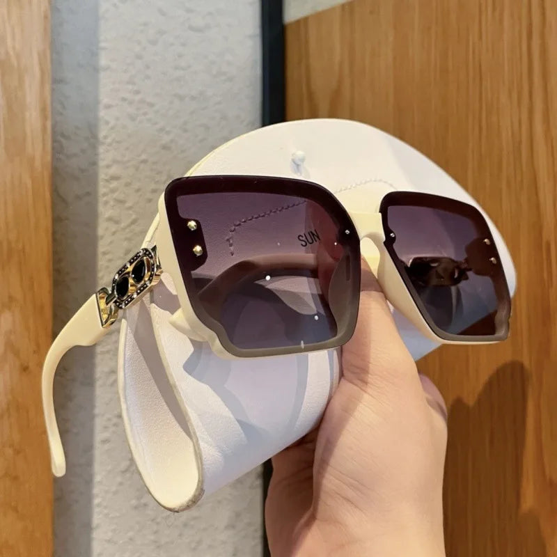 Light Luxury Rectangular Women's Sunglasses for Travel