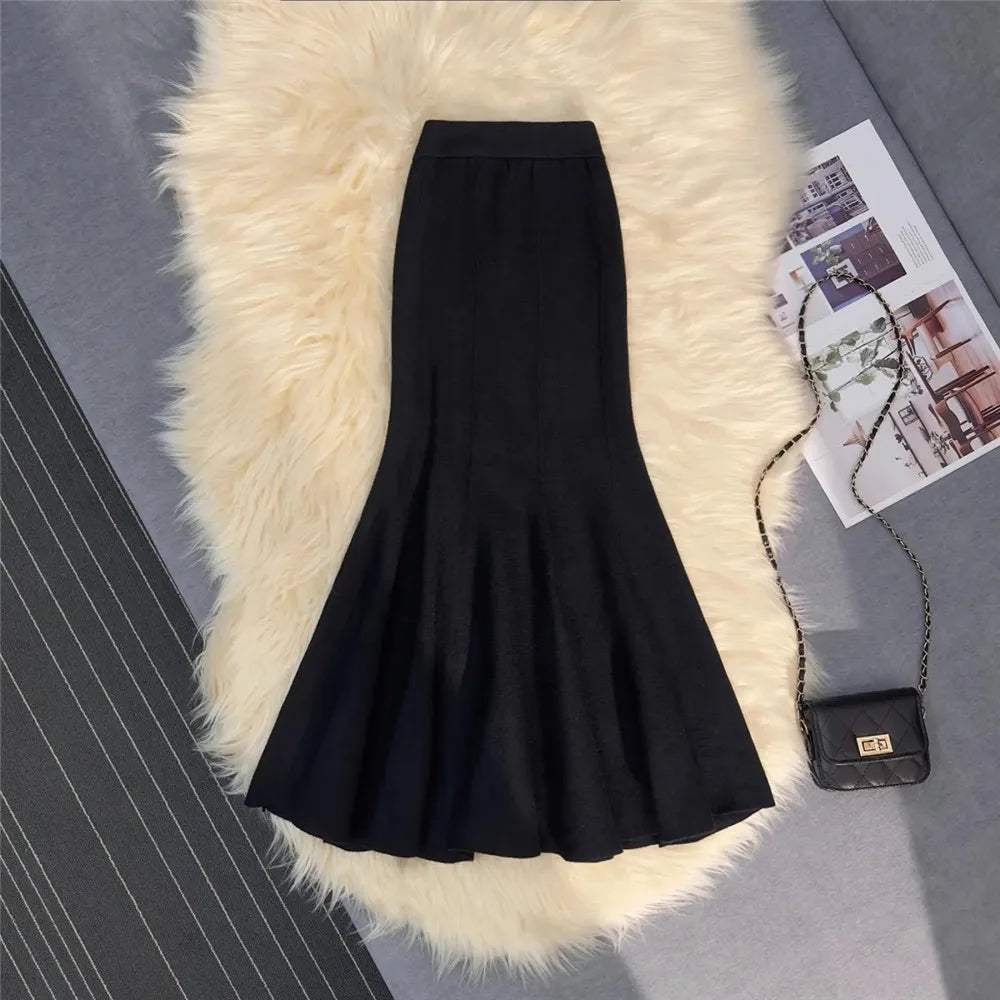 Elegant Black Knitting Skirt for Women in High Waist Style