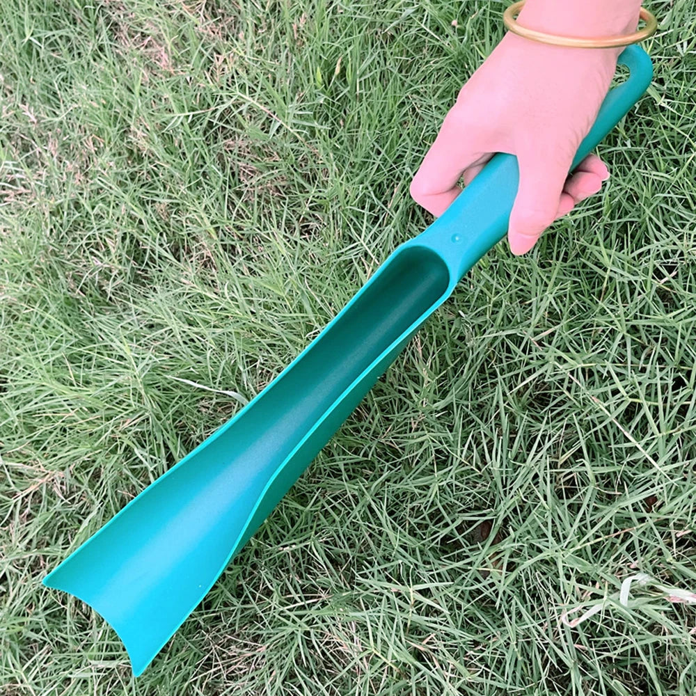 Plastic Garden Shovel for Leaf Collection and Gutter Cleaning