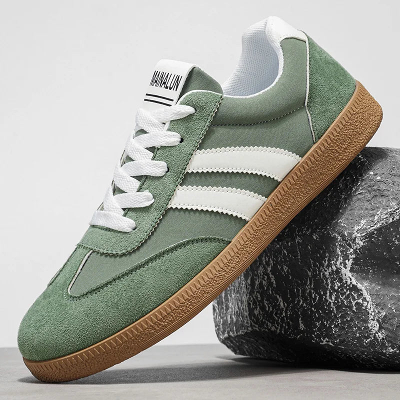 Men's Casual Sports Shoes with Comfortable Fabric and Mesh