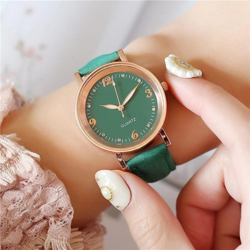 Elegant Women's Quartz Watch with Leather Band and Luminous Dial