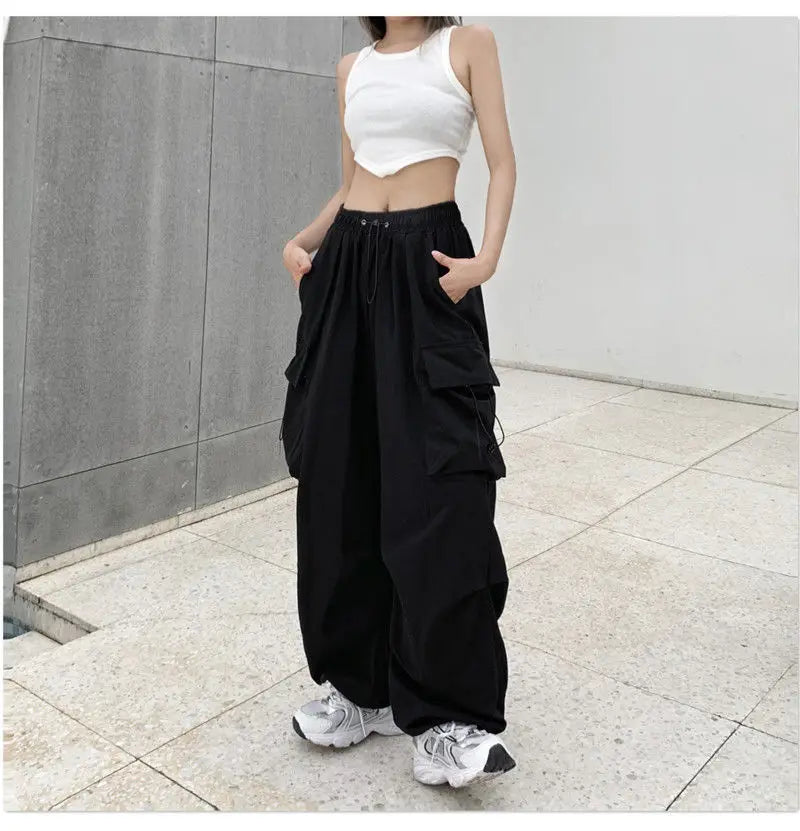 2025 Women's Solid Polyester Cargo Joggers for Sports