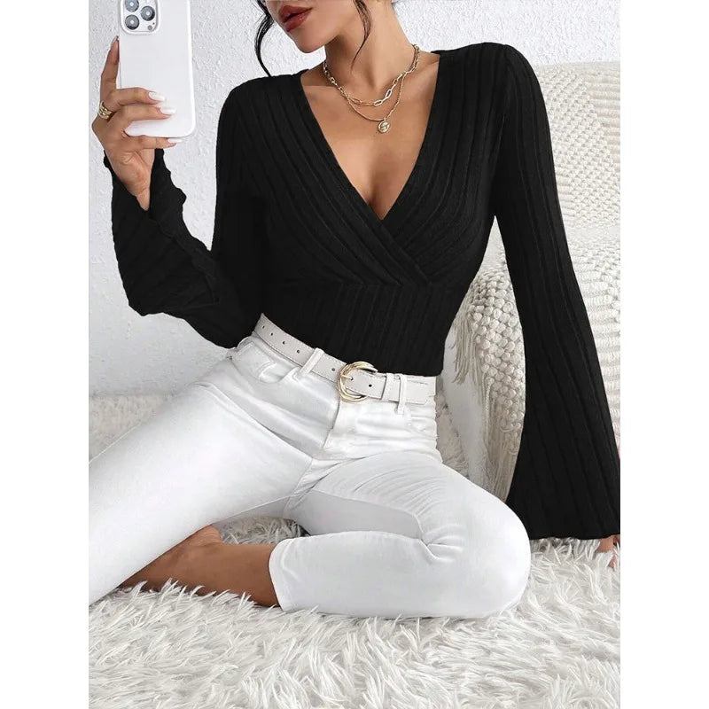 Women's Slim Fit Cropped Long Sleeve V-Neck T-Shirt