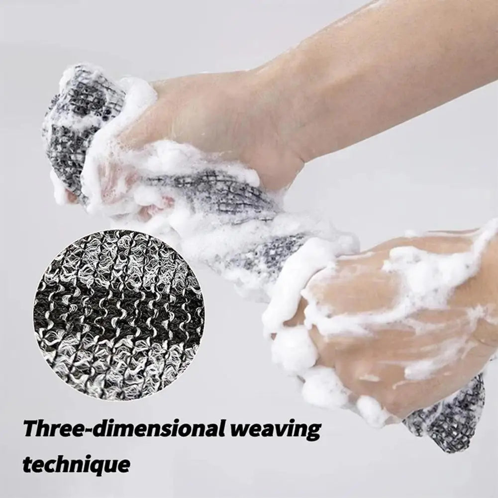 Exfoliating Bath Towel for Deep Cleansing in Black and Pink