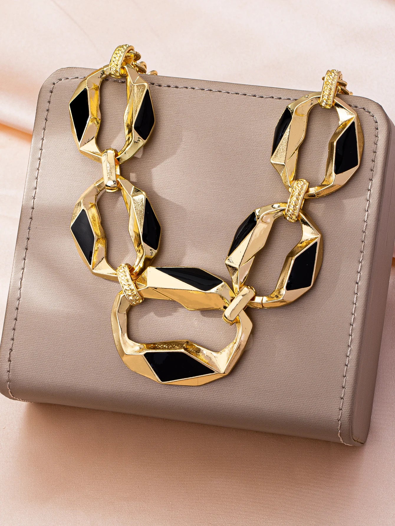 Geometric Metal Necklace for Women in Hiphop Style